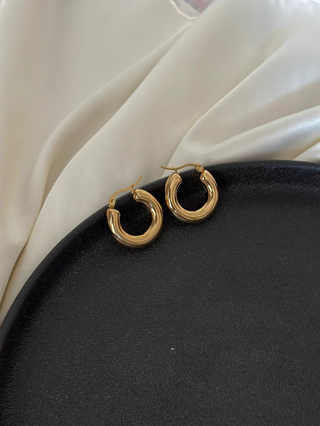 Vera Dome Hoops - Petite