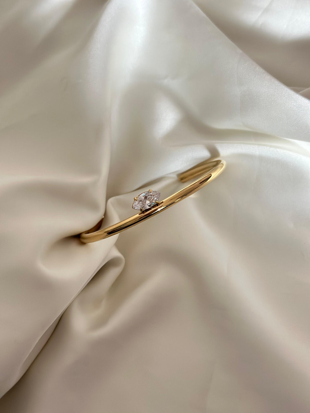 Elara Crystal Cuff