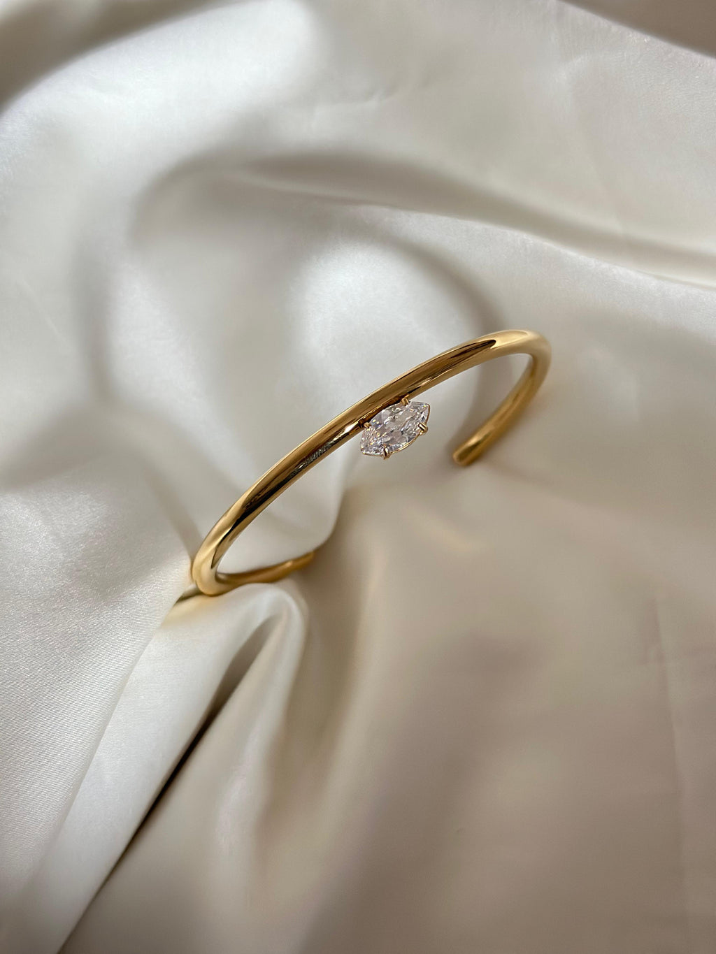 Elara Crystal Cuff