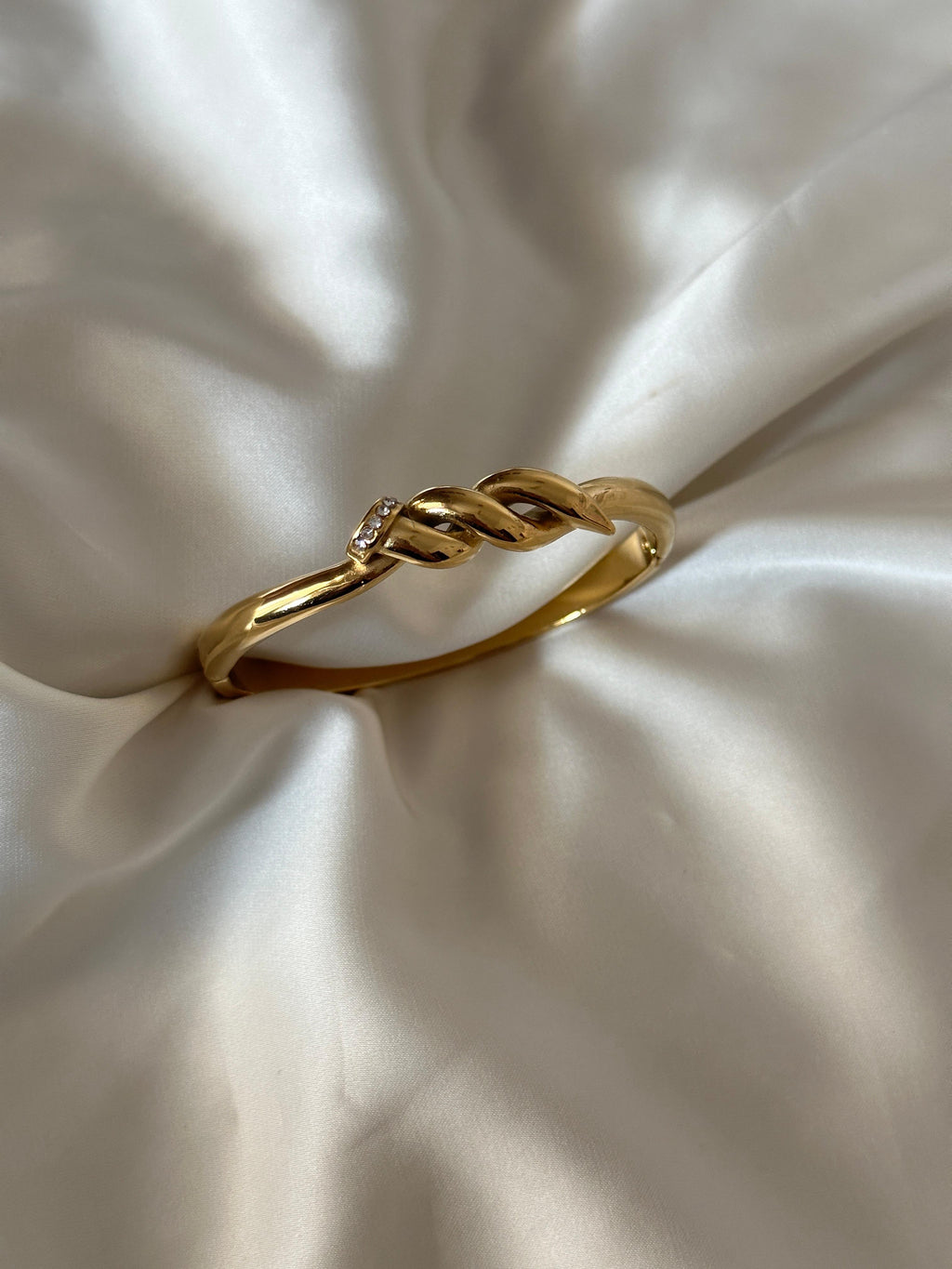 Aurelia Knot Bangle
