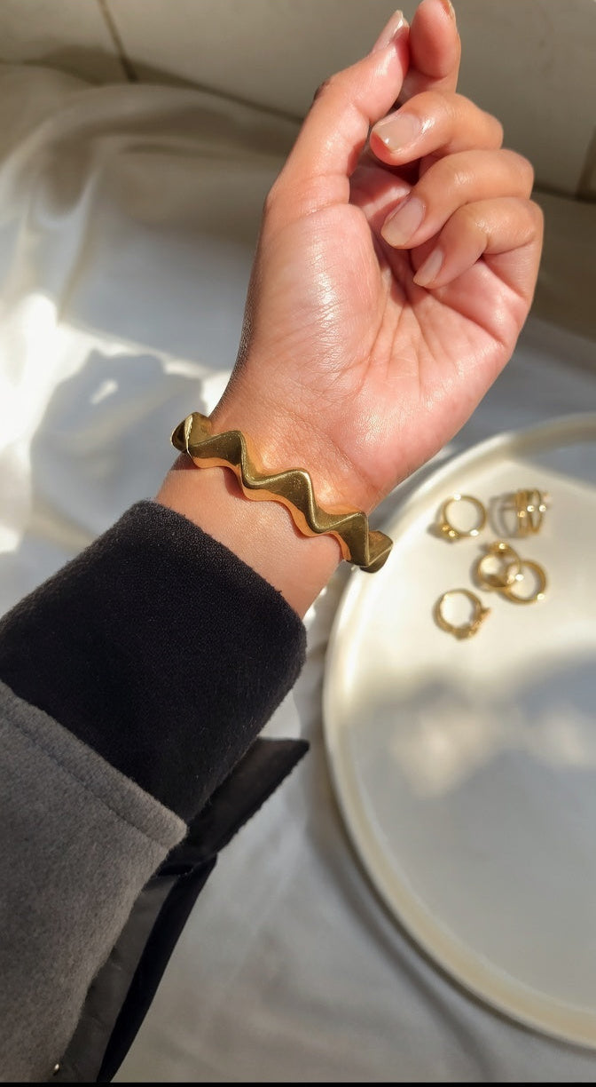 Vanta Sculpt Cuff