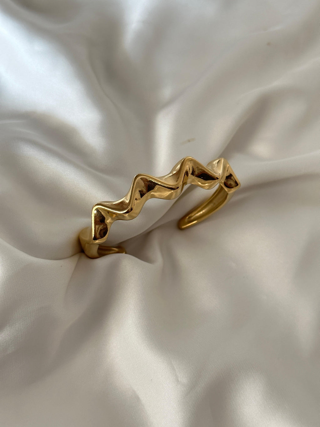 Vanta Sculpt Cuff